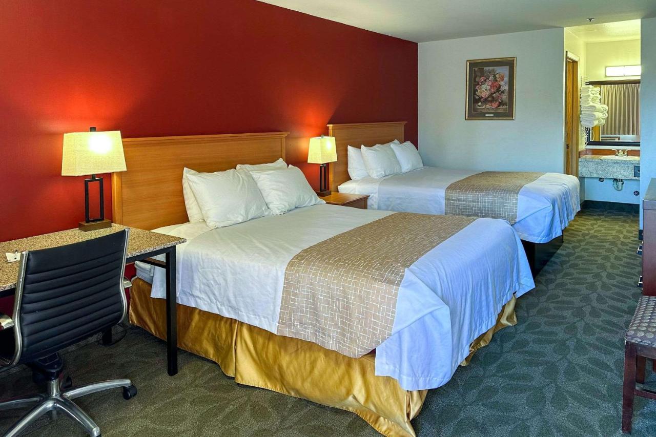 Econo Lodge Edmonds North Seattle Екстер'єр фото